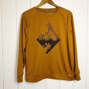 Rust/Camel Coloured Mountain Landscape Graphic Crew Neck Sweater. Size Medium.
